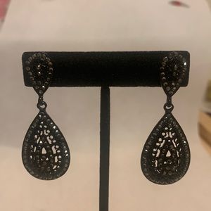 Beautiful brand new dangle teardrop rhinestone earrings